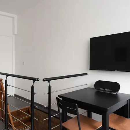 Spacious And Comfortable In 17th