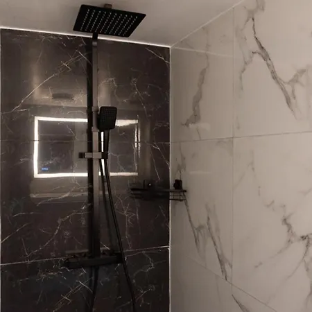 Spacious And Comfortable In 17th *