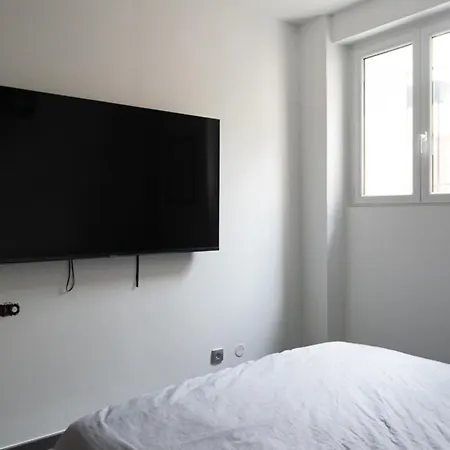 公寓 Spacious And Comfortable In 17th