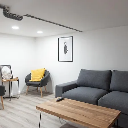 Apartment Spacious And Comfortable In 17th *