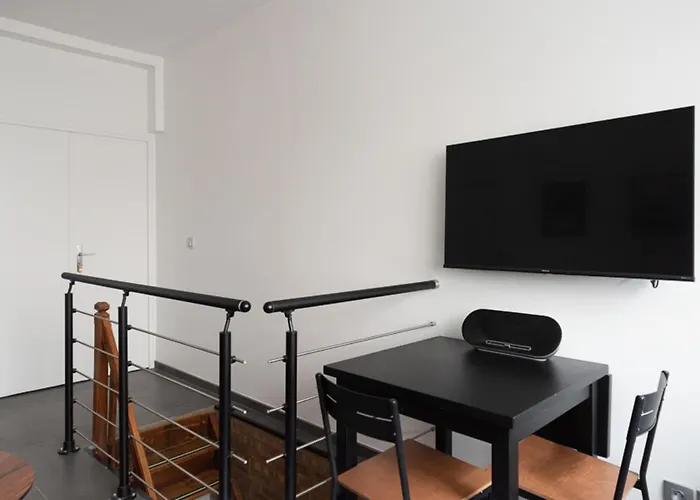 Spacious And Comfortable In 17th