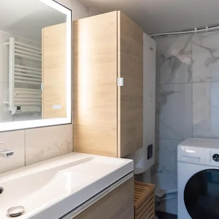 Spacious And Comfortable In 17th